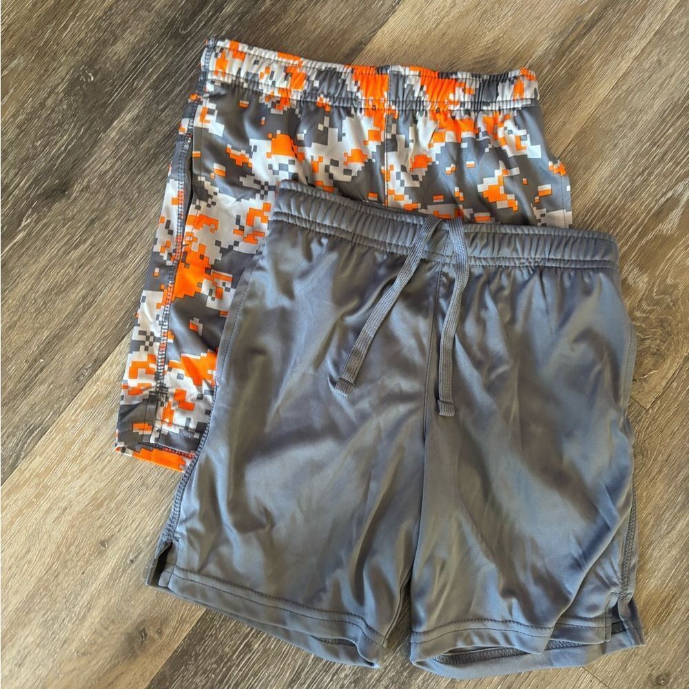 Boys Gray and Camo Athletic Shorts Set Sz S 6/7